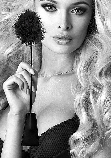 B&W CROP WITH FEATHER TICKLER - Click Image to Close